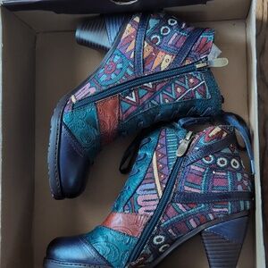 NEW 6.5 Socofy booties